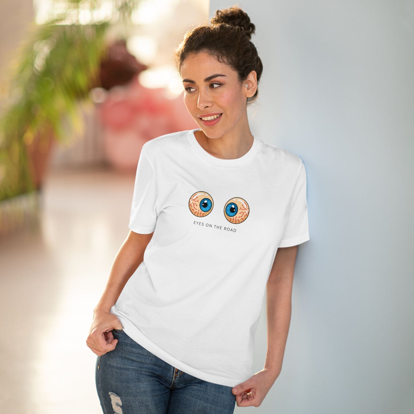 EYES ON THE ROAD - Organic T-shirt - Unisex